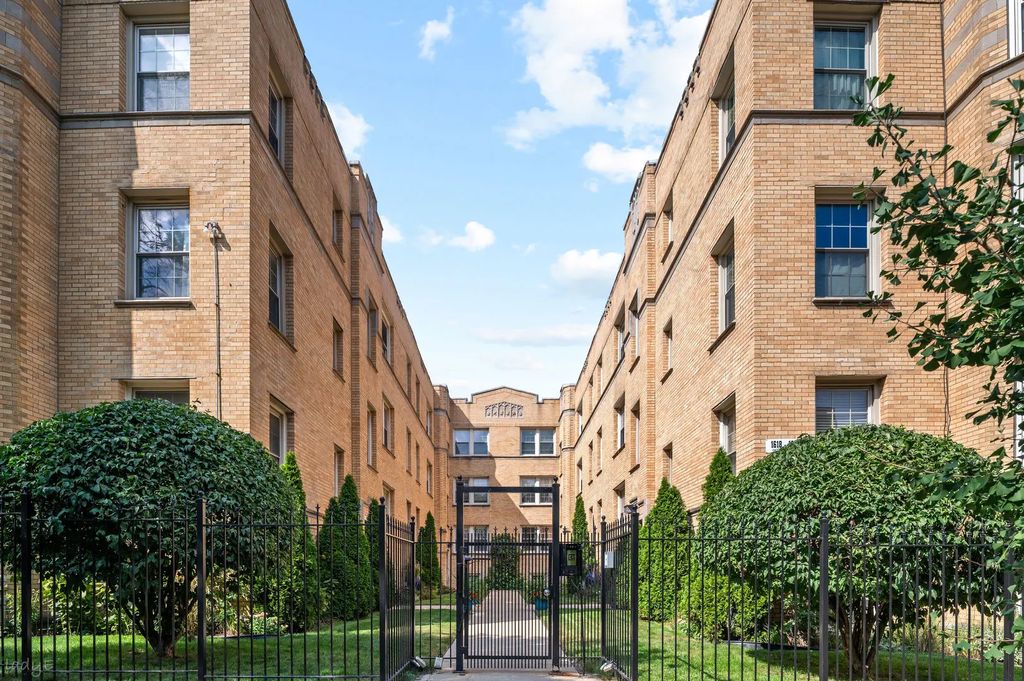 1622 W Wallen Avenue 2s, Chicago