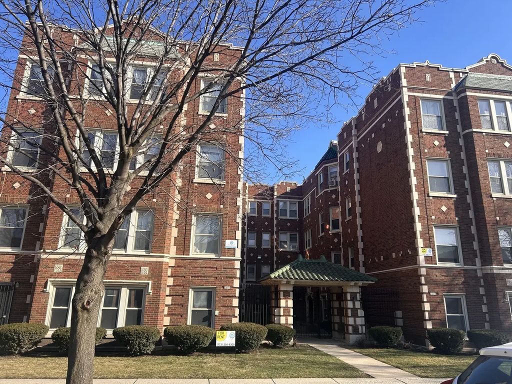 2105 Grove Avenue 202, Berwyn