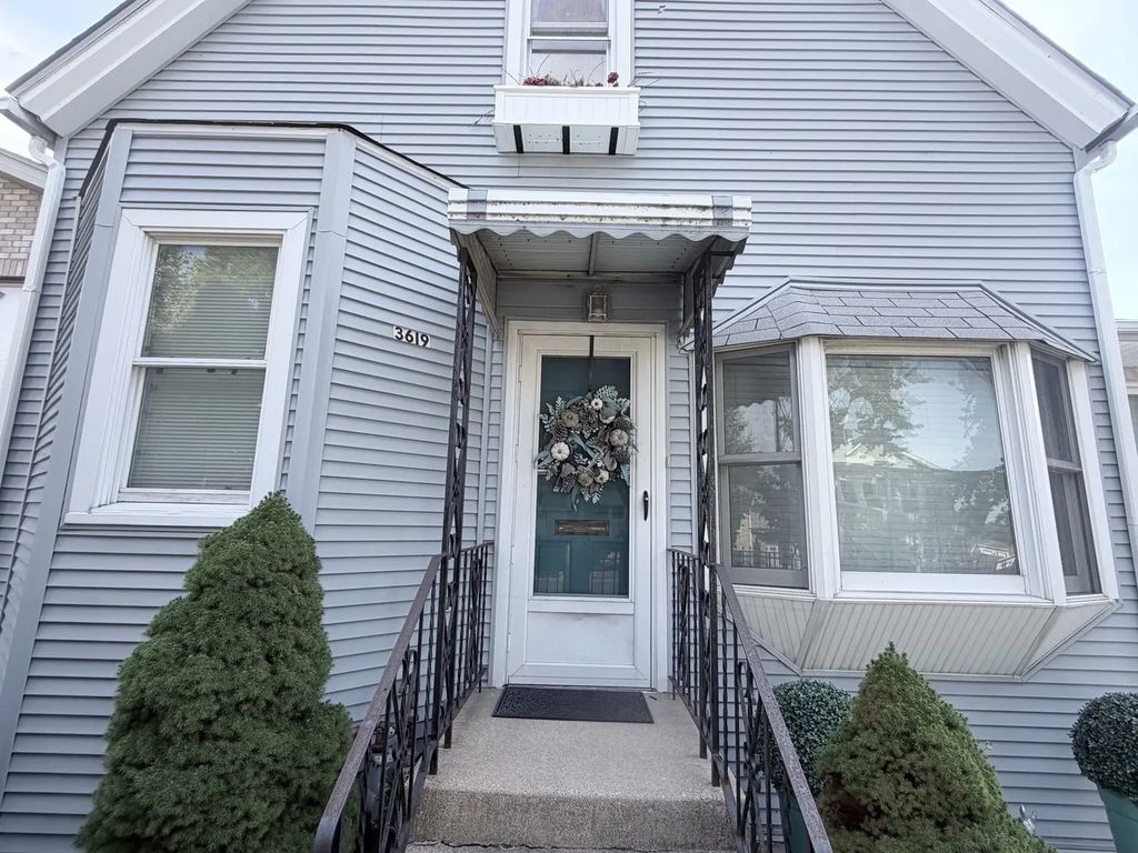 3619 S Rockwell Street, Chicago