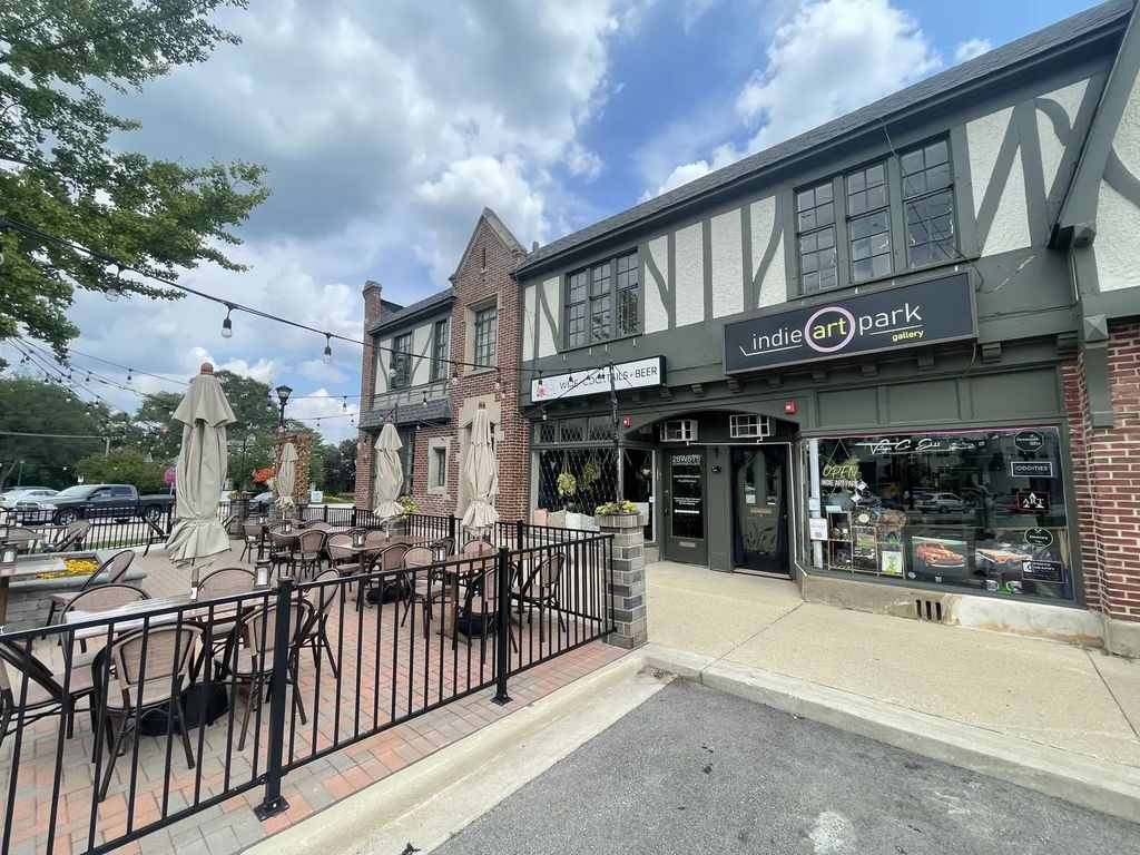 28w579 Stafford Place 1, Warrenville