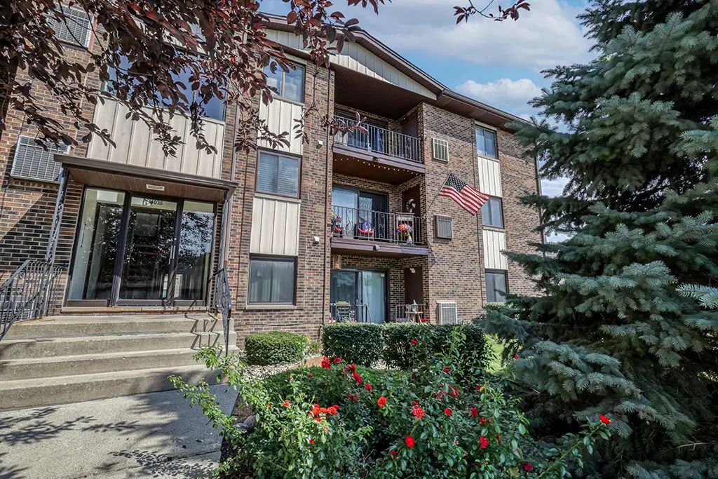 14035 Laramie Avenue 409, Crestwood