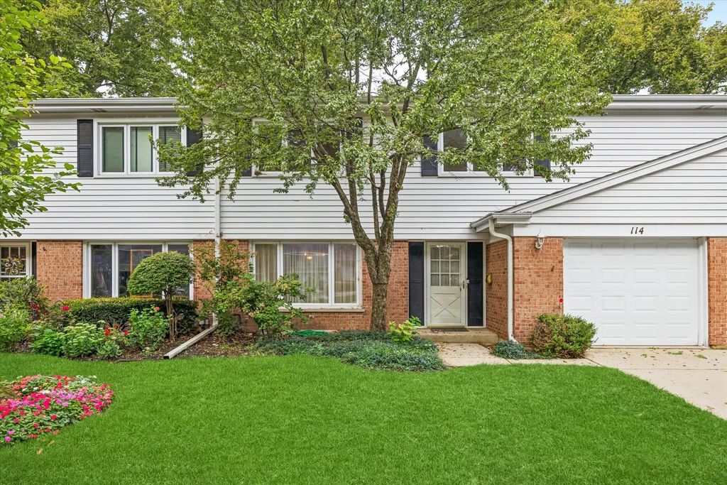 114 N Peartree Lane, Arlington Heights