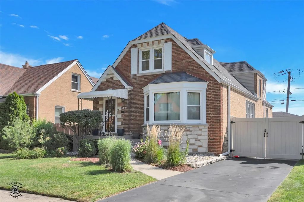 9521 S Sawyer Avenue, Evergreen Park