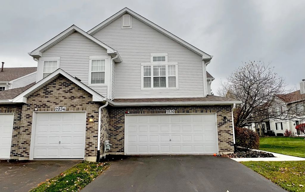 2936 Kentshire Circle, Naperville