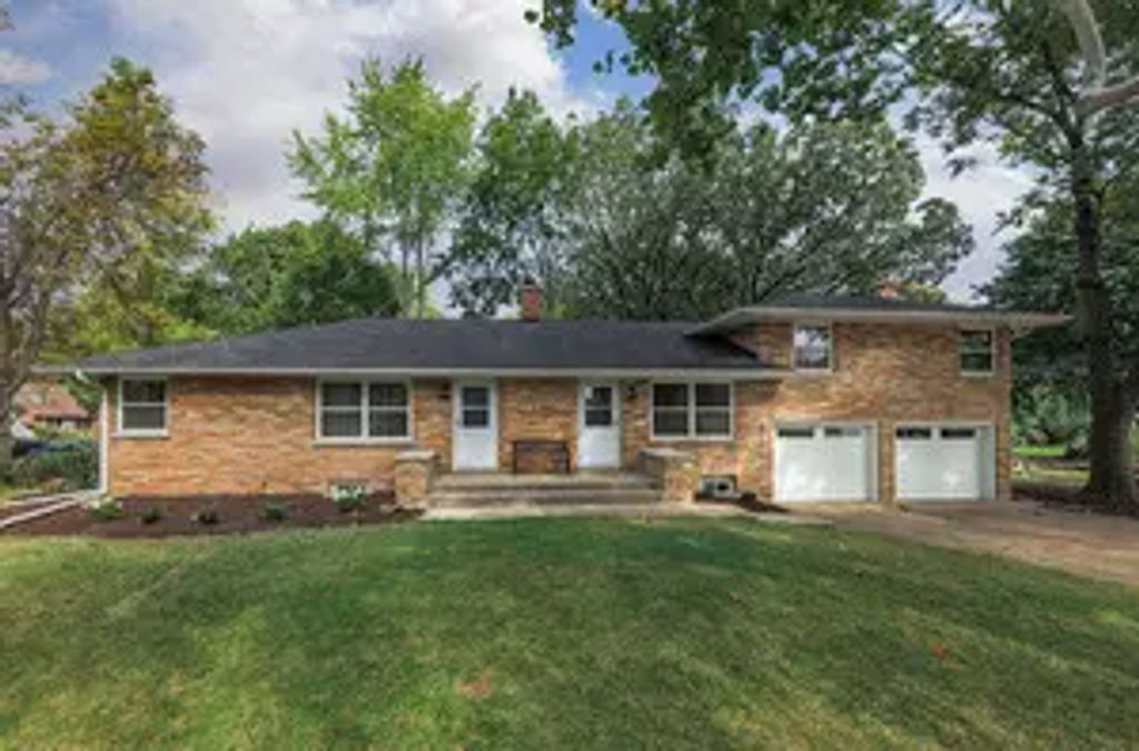 117 E 6th Avenue, Naperville