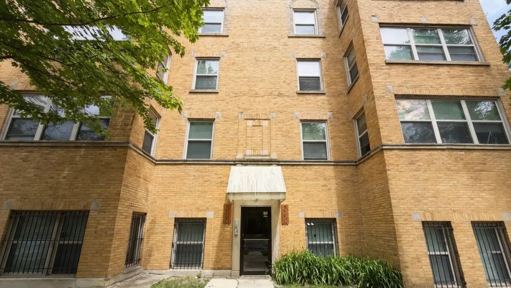 2046 W Touhy Avenue 2, Chicago, 60645
