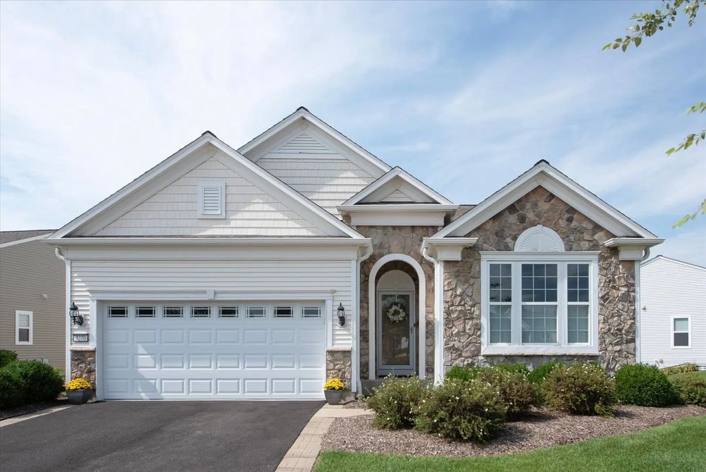 3270 Bagatelle Lane, Mundelein