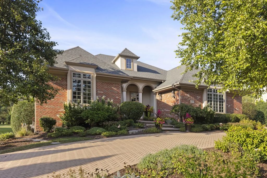 11954 Cross Creek Court, Burr Ridge