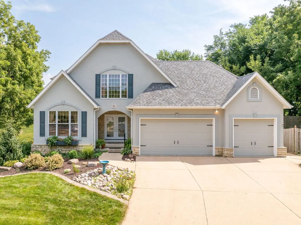 1385 Old Freeport Place, Bettendorf