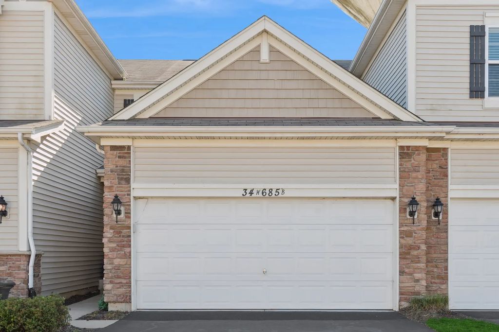 34w685 Roosevelt Avenue B, St. Charles