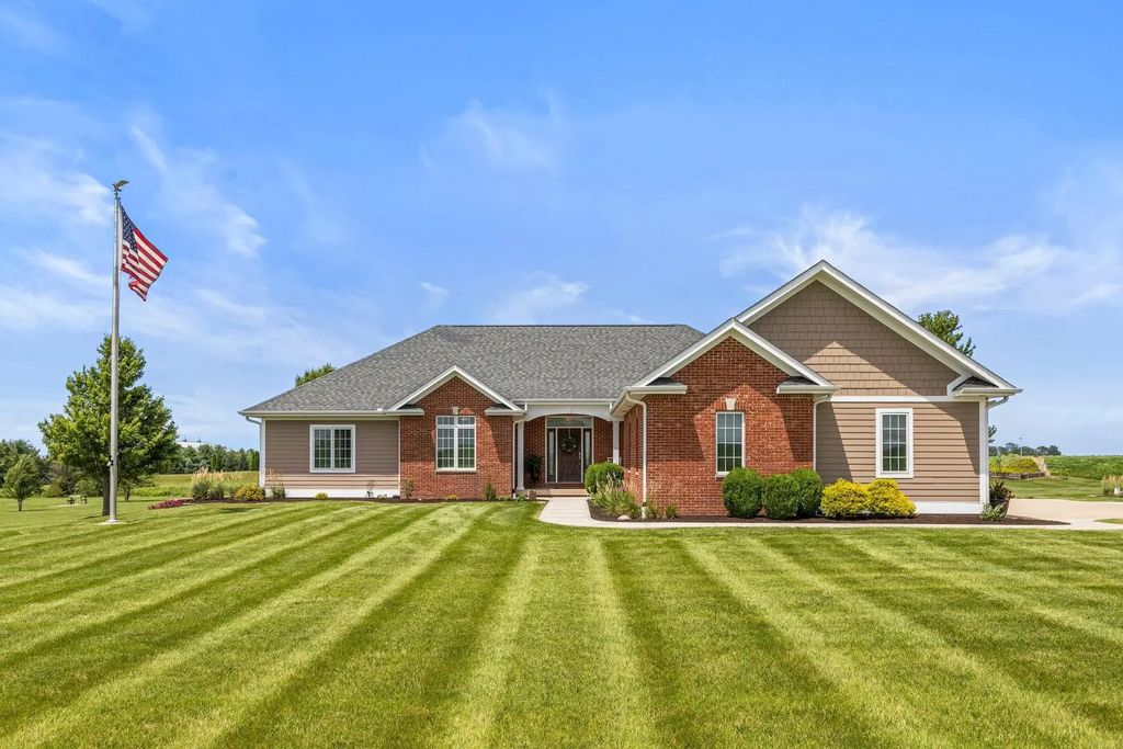 724 N County Road 2175 Road, Champaign