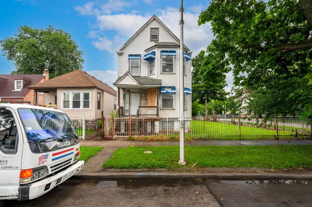 6955 S Honore Street, Chicago