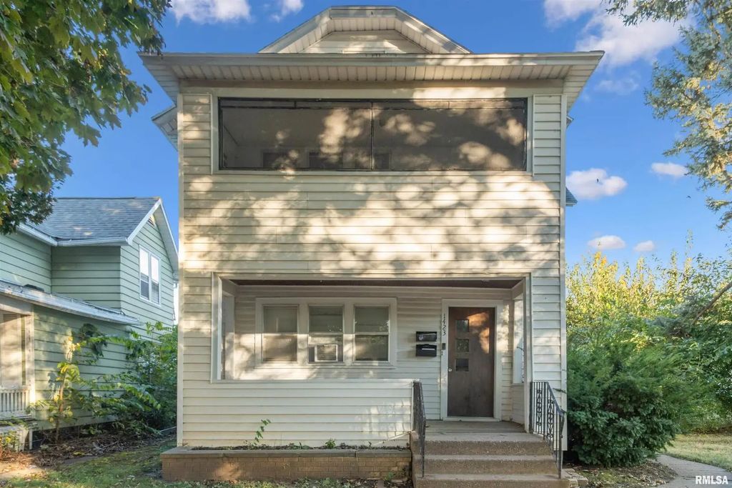 1423 Pershing Boulevard, Clinton