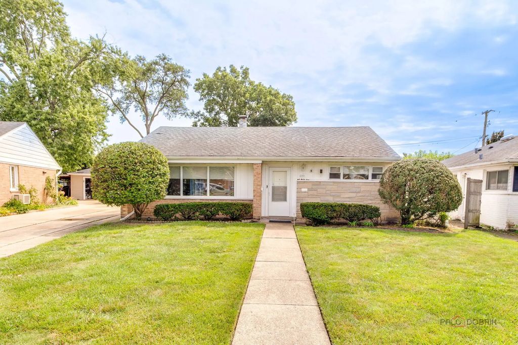 1091 E Villa Drive, Des Plaines