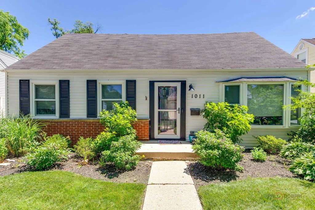 1011 N Haddow Avenue, Arlington Heights
