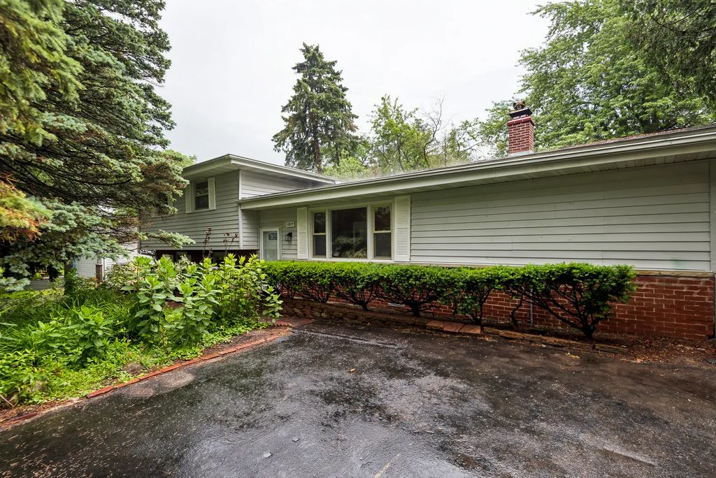 1819 Elmwood Drive, Lindenhurst