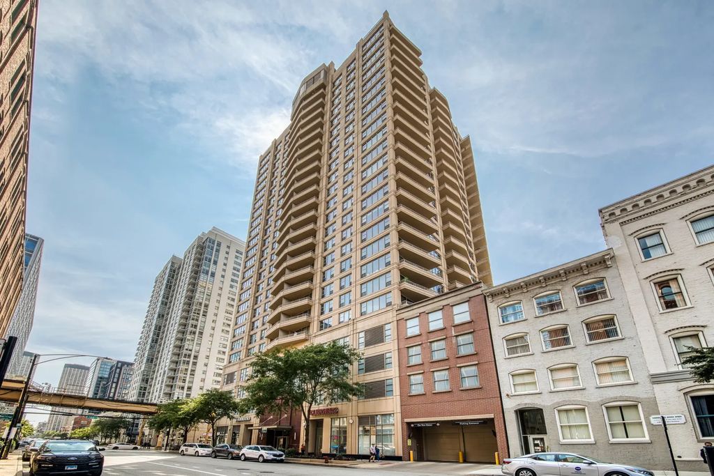 200 N Jefferson Street 909, Chicago, 60661