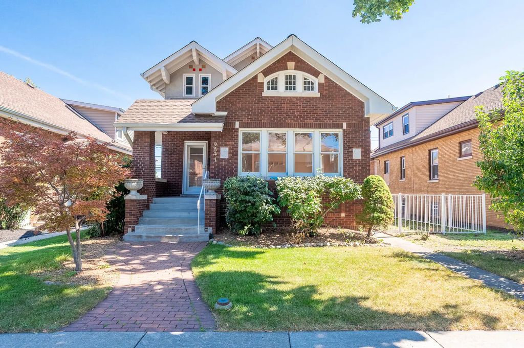 9841 S Hoyne Avenue, Chicago, 60643