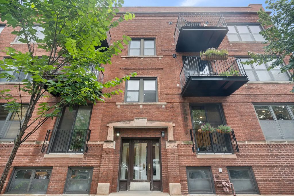 3551 N Paulina Street 1, Chicago