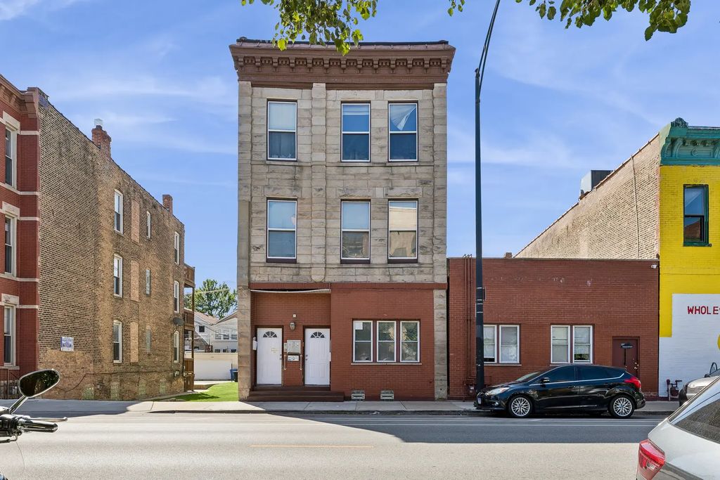 2135 W Armitage Avenue, Chicago