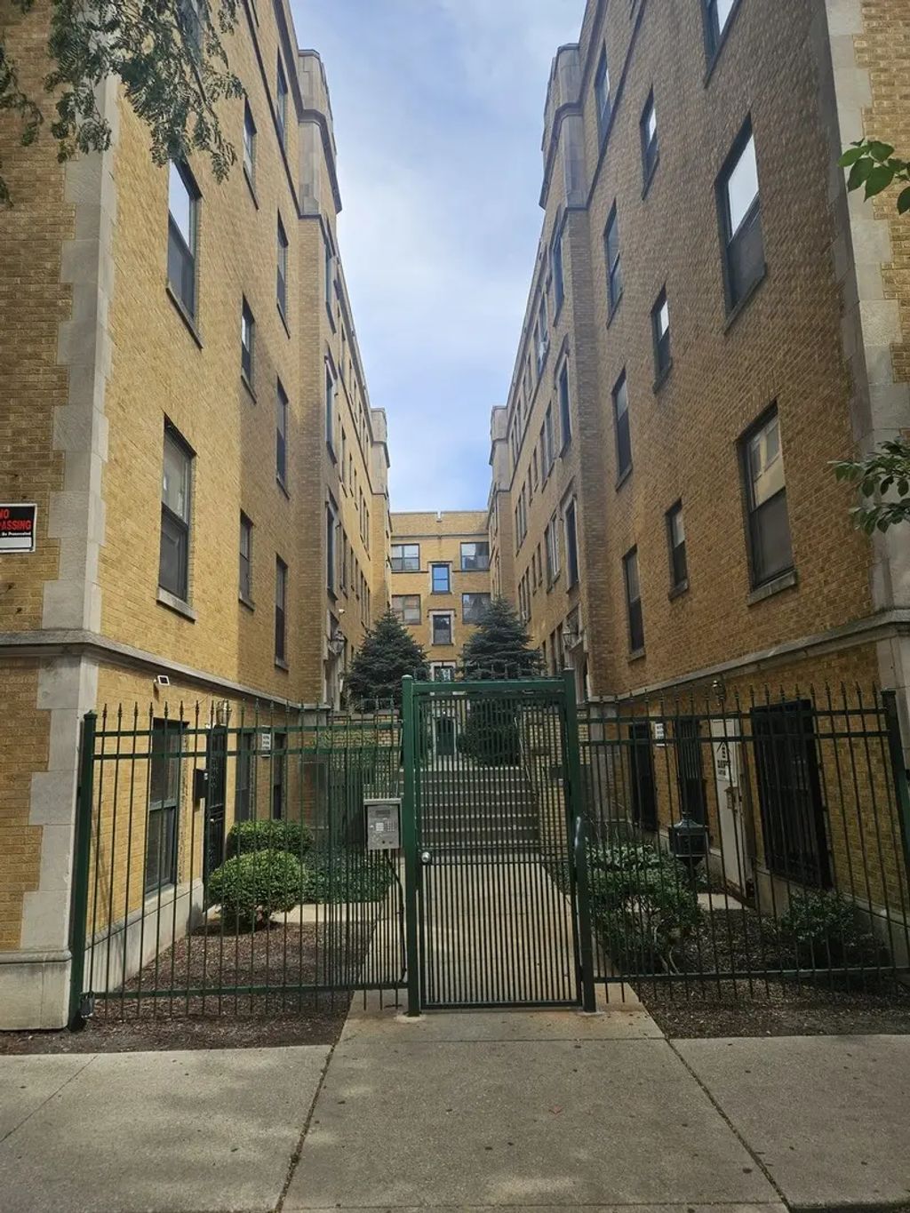 7213 S Yates Boulevard 3a, Chicago, 60649