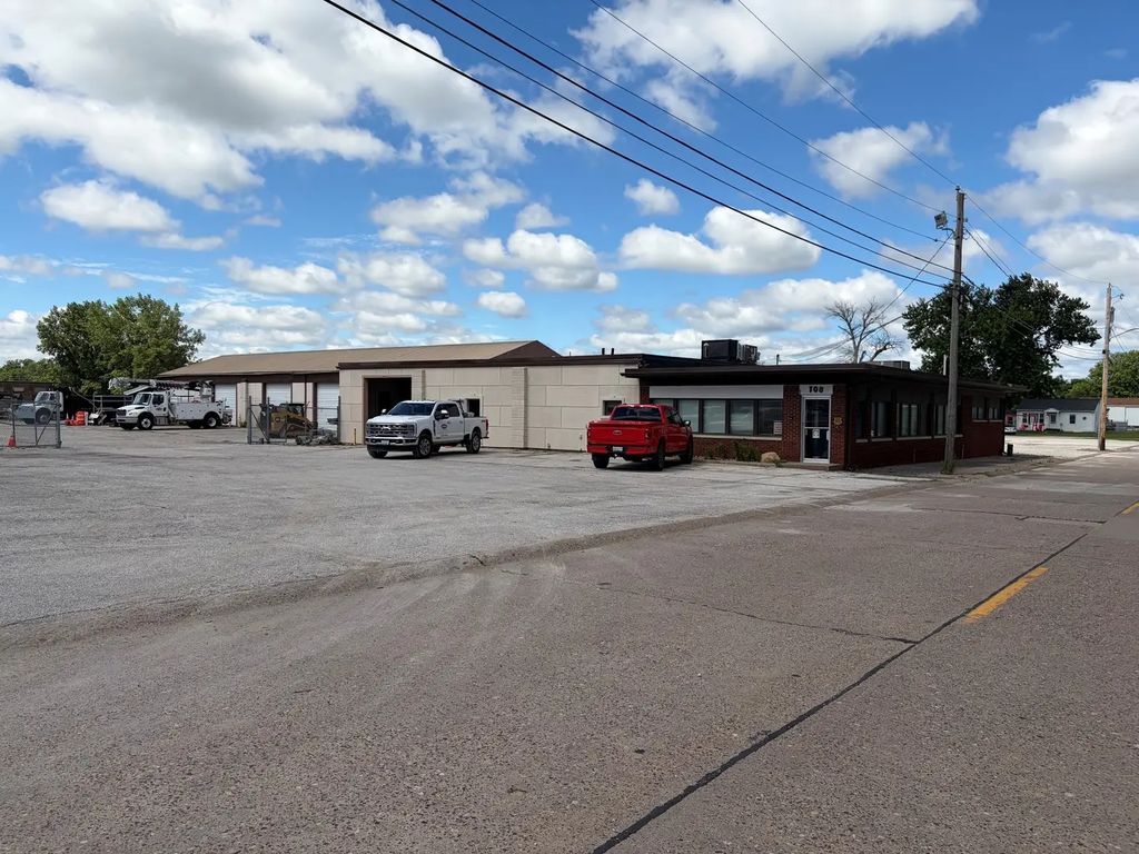 708 34th Avenue, Rock Island