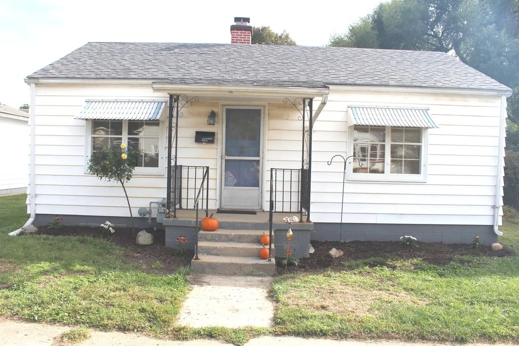 212 W White Street, Clinton