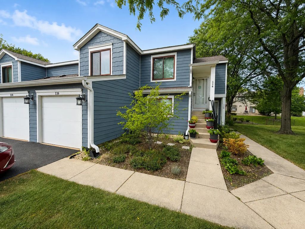 116 Manchester Court 916, Schaumburg