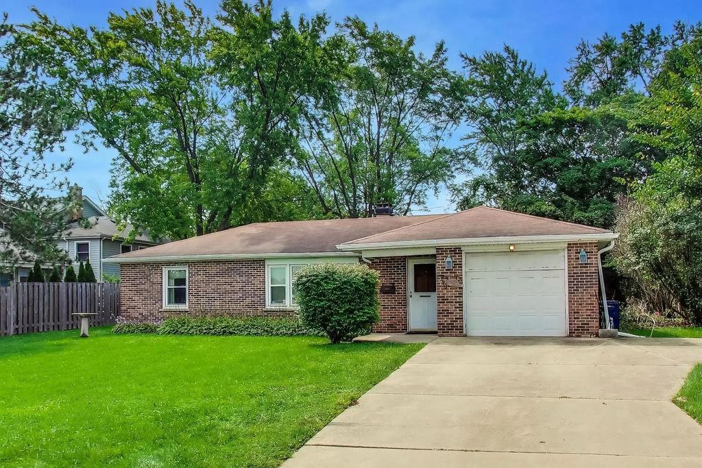 2331 Dundee Road, Northbrook, 60062