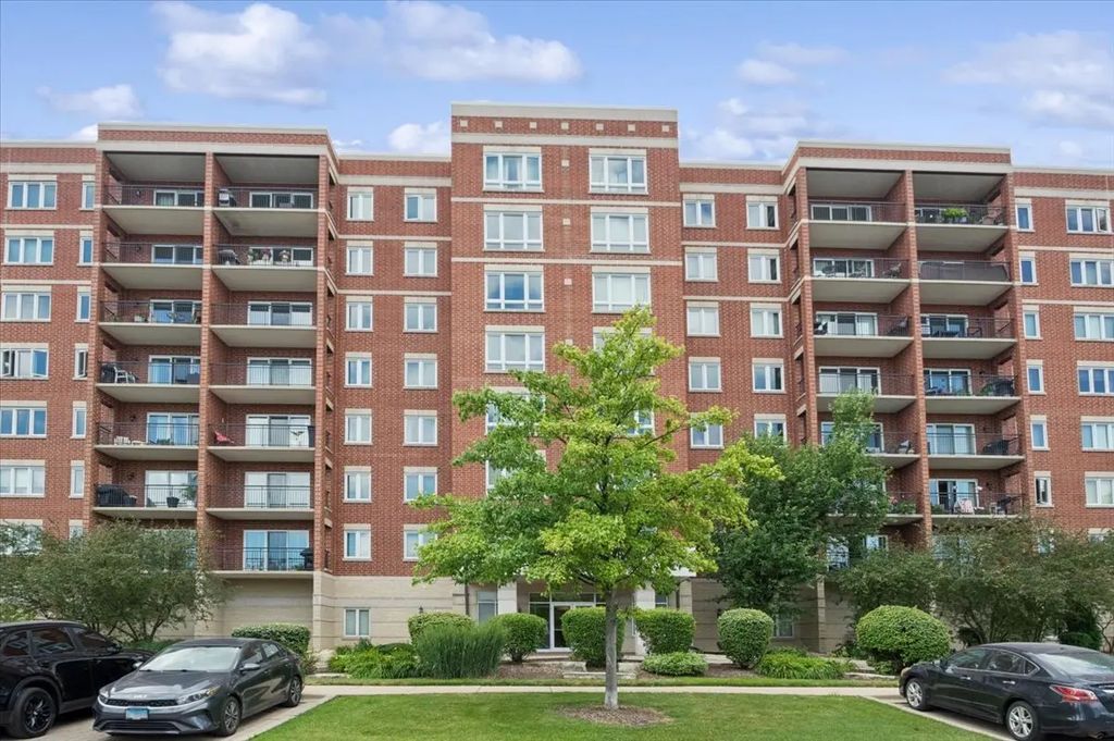 5555 N Cumberland Avenue 710, Chicago