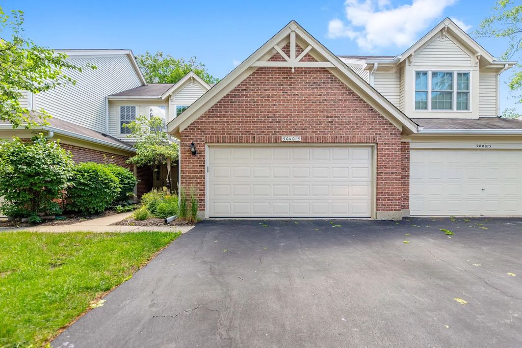 30w015 Spruce Court, Warrenville