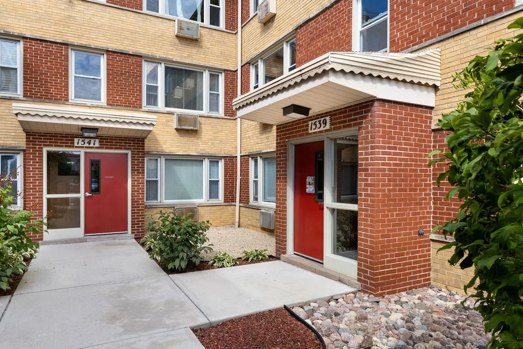 1539 Harlem Avenue 2w, Forest Park