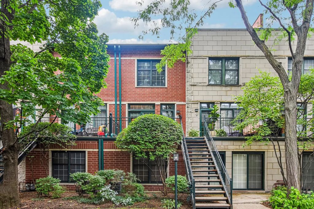 1813 S Clark Street 21, Chicago