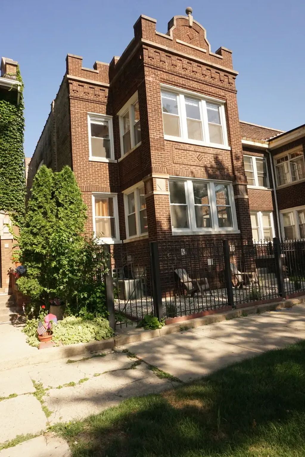4303 N Sawyer Avenue, Chicago, 60618