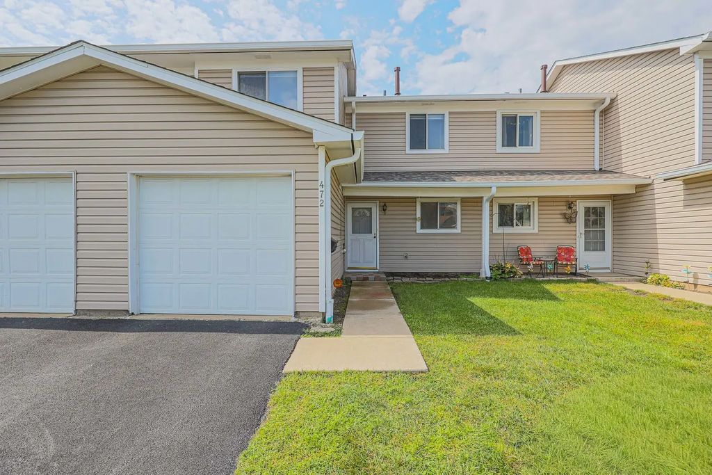 472 Esselen Court, Carol Stream