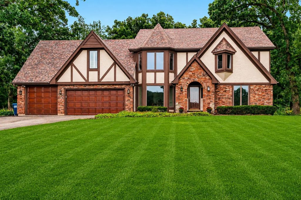 40w815 S Bridle Creek Drive, St. Charles