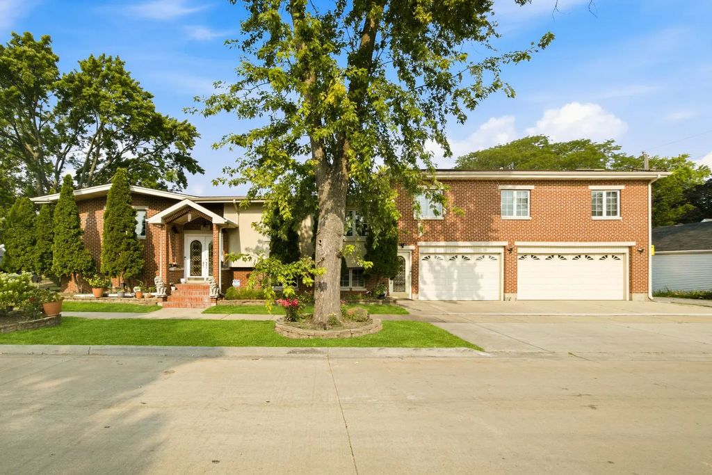 5900 Crain Street, Morton Grove