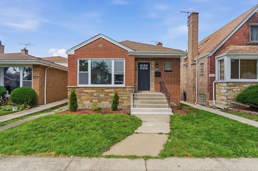 8820 S Ridgeland Avenue, Chicago
