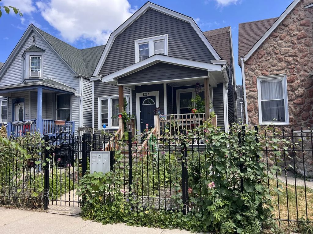 2207 N Lawndale Avenue, Chicago, 60647