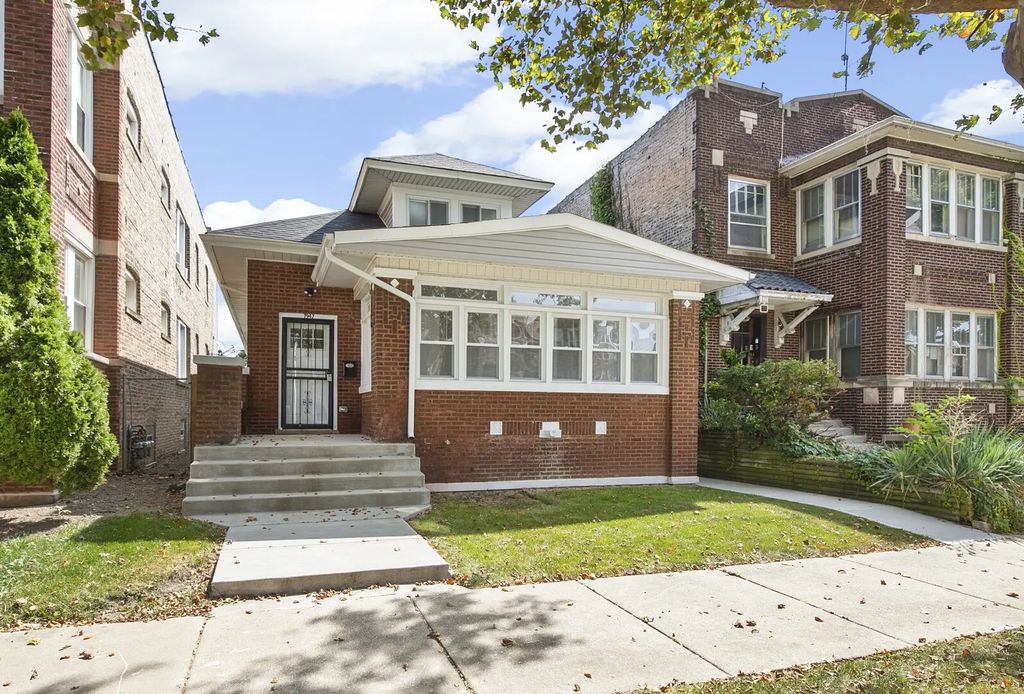 7947 S May Street, Chicago