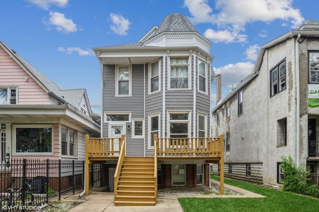 2650 W Logan Boulevard 2, Chicago