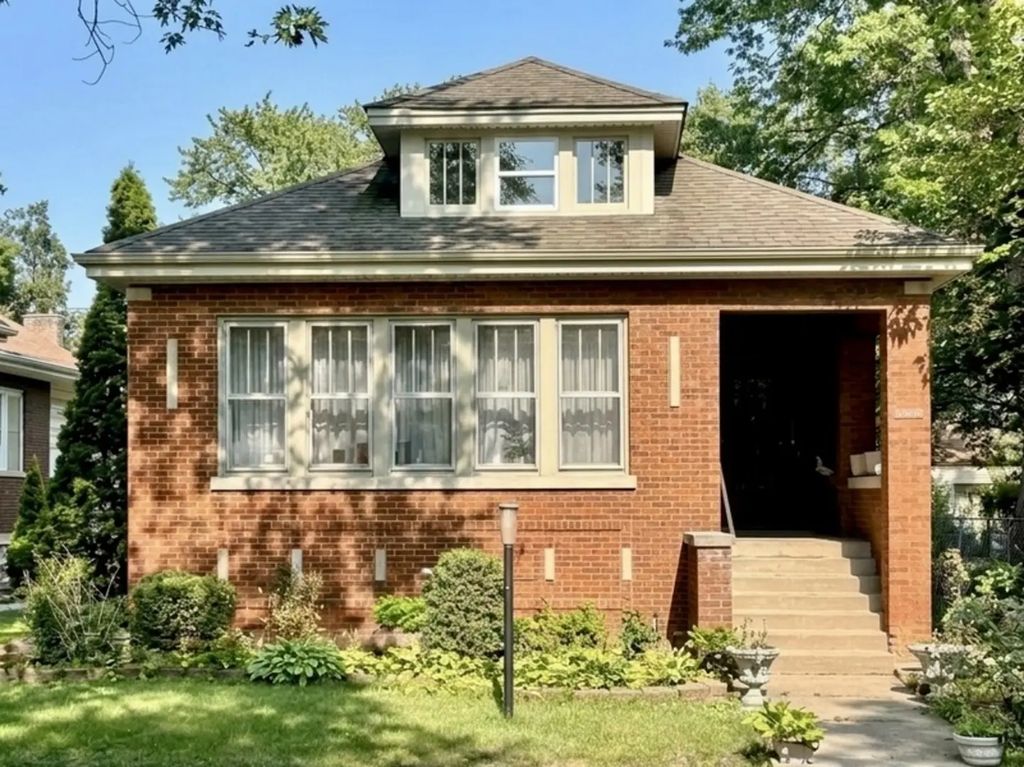 10753 S Hale Avenue, Chicago