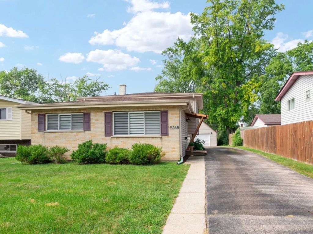 136 N May Street, Addison