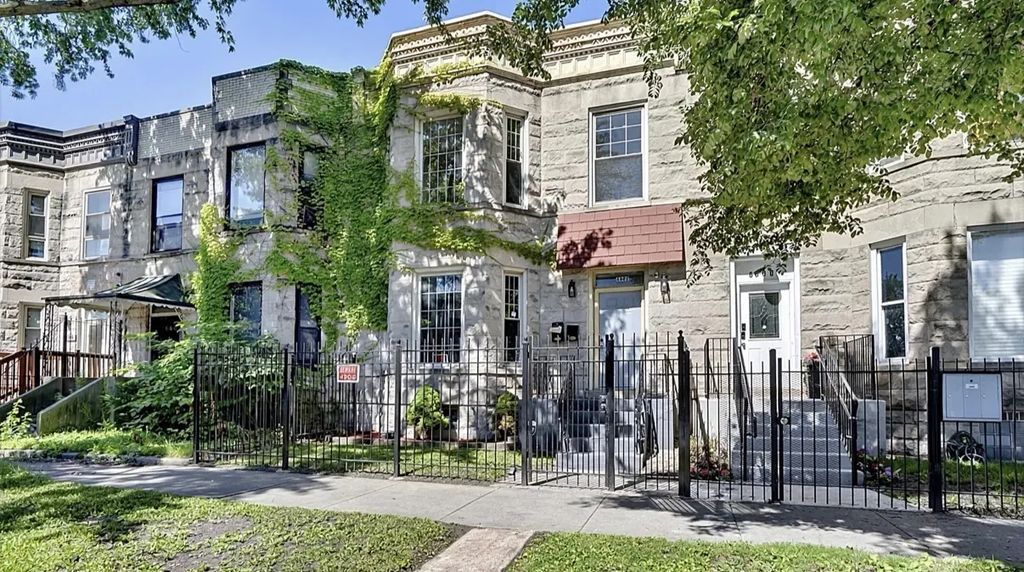 6602 S Marquette Road, Chicago