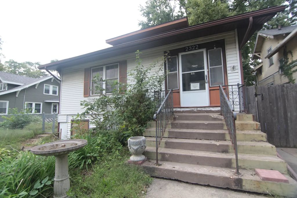 2322 Newberry Street, Davenport