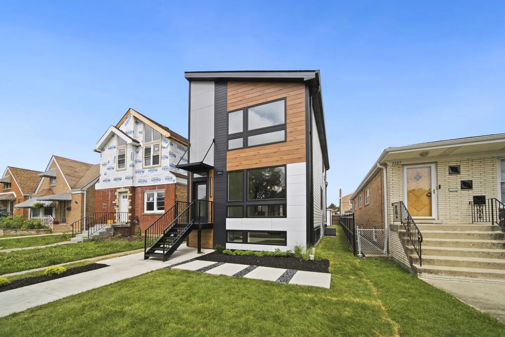3311 N Ozark Avenue, Chicago, 60634