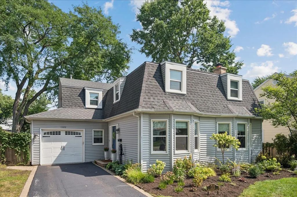 1105 Blackthorn Lane, Northbrook