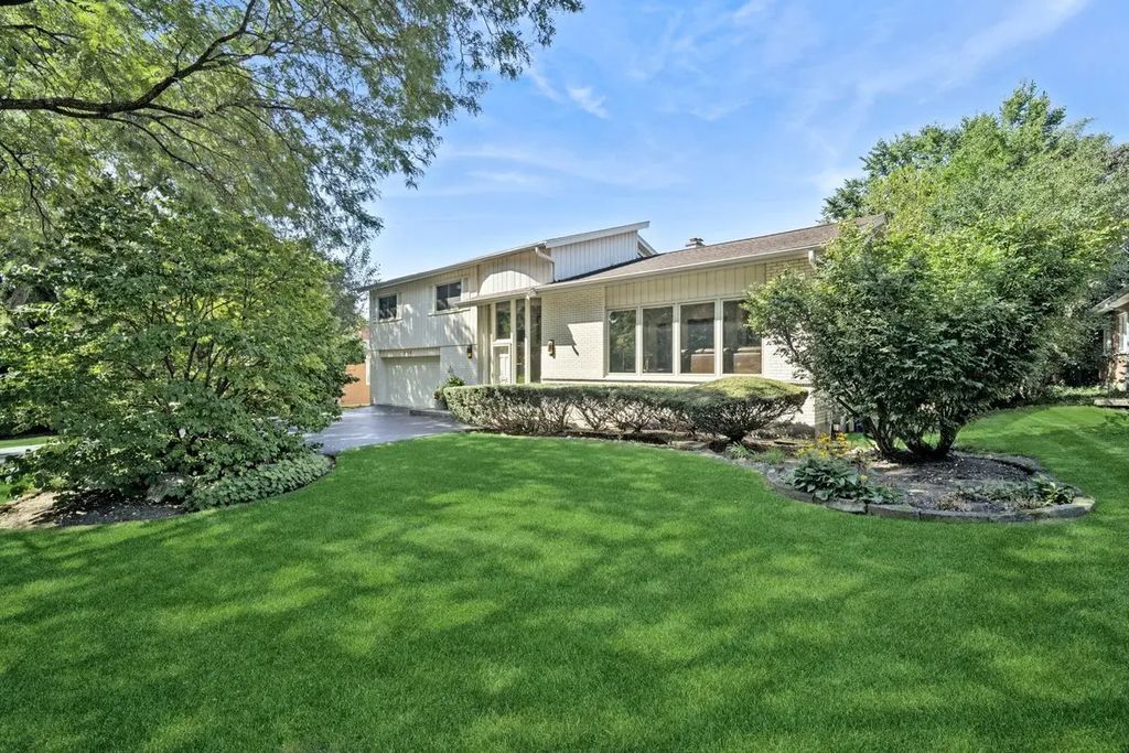358 Hastings Avenue, Highland Park