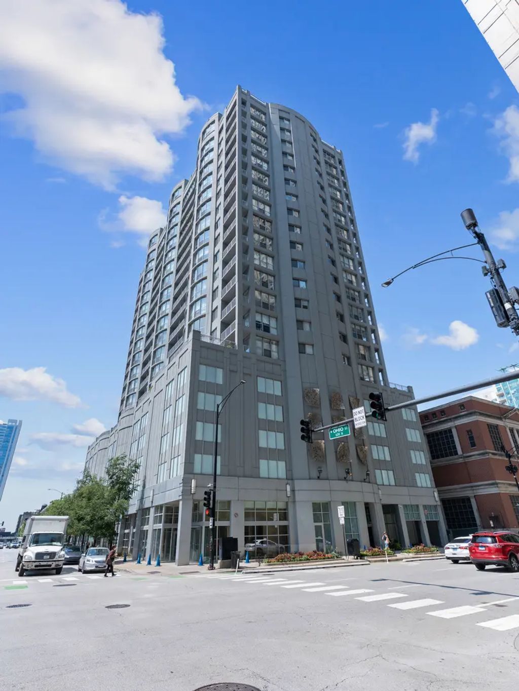 600 N Dearborn Street 602, Chicago, 60654