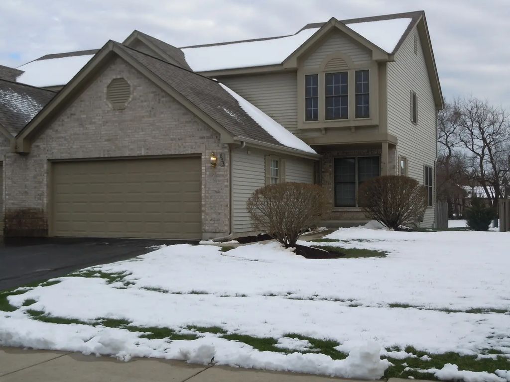 653 Cress Creek Drive, Crystal Lake